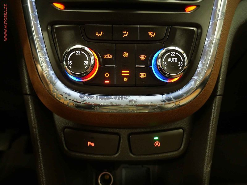Opel Mokka (2014) 1.4 T, AC, bixen, park.asist - fotka 19 z 20