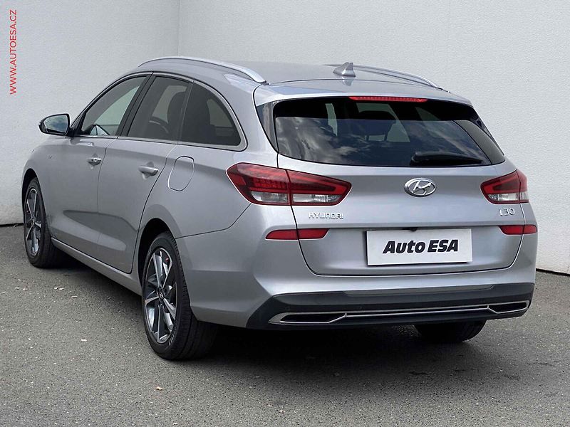 Hyundai i30 (2022) 1.5 T-GDi, ČR, Smart, AT - fotka 6 z 18