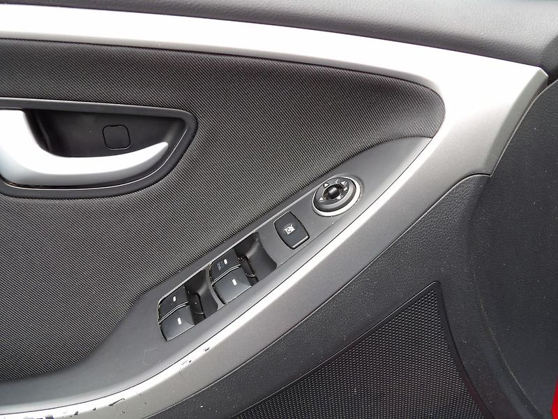 Hyundai i30 1.4i CVVT Trikolor ČR - fotka 12 z 28