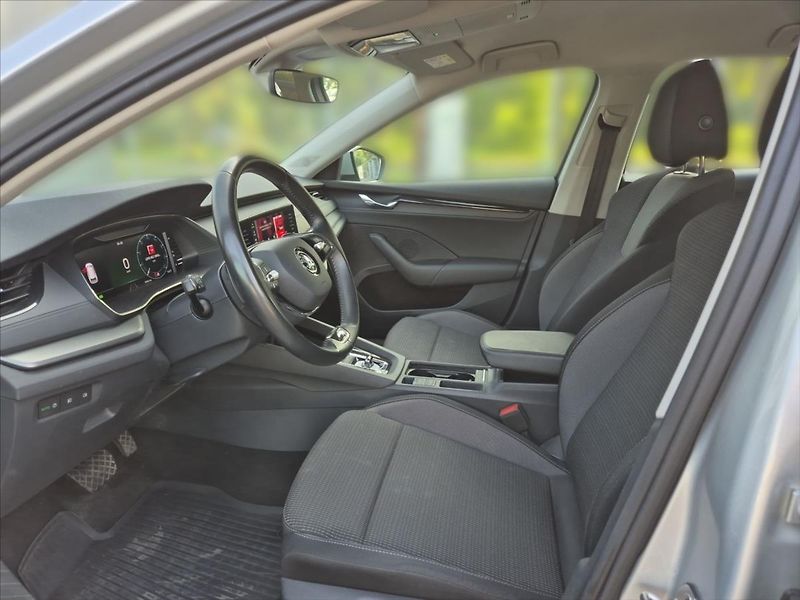 Škoda Octavia 2,0 TDi DSG Ambition 4x4 - fotka 7 z 16