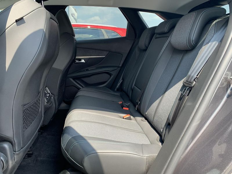 Peugeot 3008 ALLURE PACK 1,5 BlueHDi 96kW - fotka 6 z 30