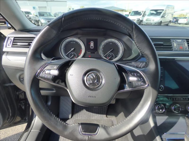Škoda Superb 2,0 TDI DSG CRYSTAL LIGHT  Sty - fotka 17 z 78