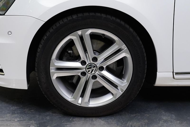 Volkswagen Passat - fotka 10 z 27