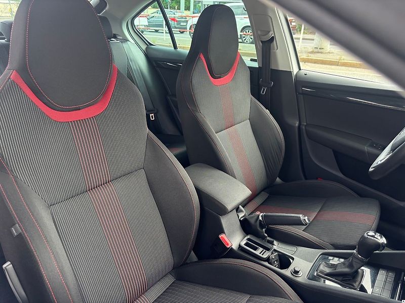 Škoda Octavia 2.0TDi-135KW/2019/CZ.4X4-ZÁRUK - fotka 26 z 52