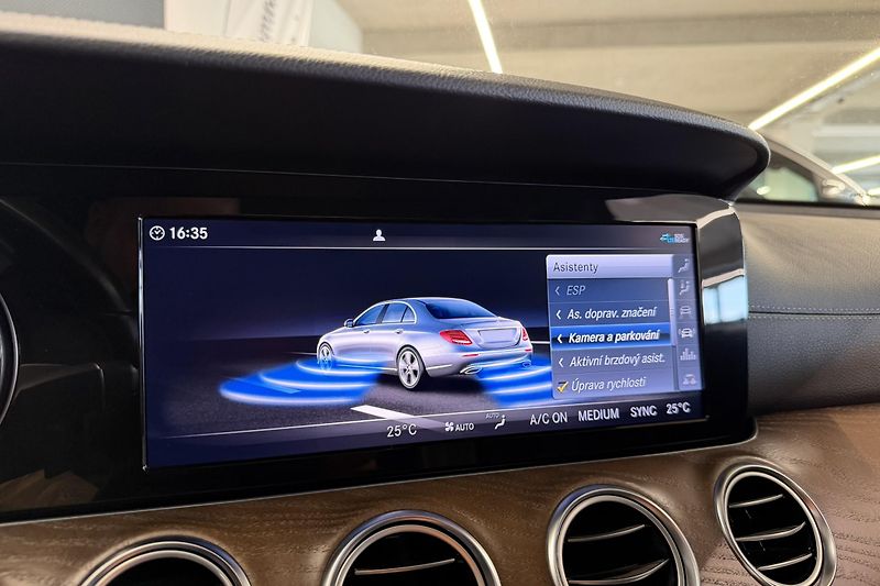 Mercedes-Benz Třídy E (2018) E 200d Exclusive - fotka 70 z 103