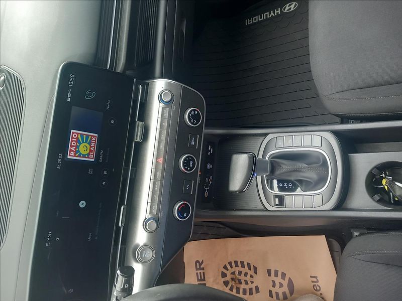 Hyundai Kona 1,0 T-GDI DCT COMFORT CLUB NAV - fotka 12 z 19
