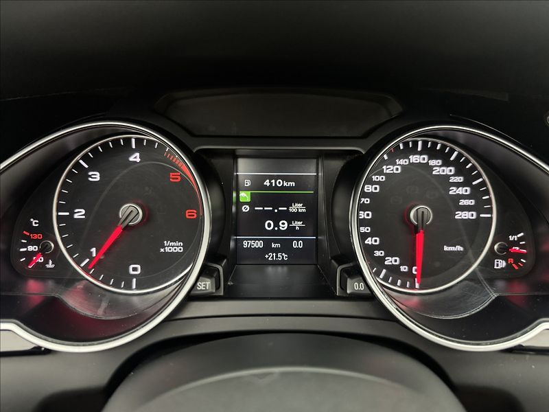 Audi A5 2,0 140kW S-LINE 4X4 VÝHŘEV TZ - fotka 17 z 50