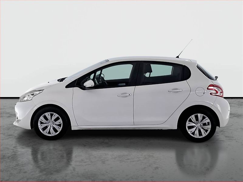 Peugeot 208 (2015) Active 1.4 HDI, Tempomat - fotka 3 z 16