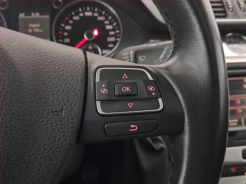 Volkswagen Passat (2011) 2.0 TDI, Navi, Tempomat - fotka 17 z 19