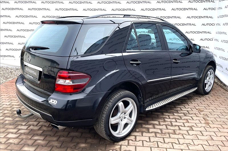 Mercedes-Benz Třídy M ML 350i, 4MATIC,200kW - fotka 4 z 24