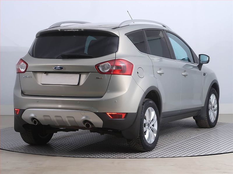 Ford Kuga (2010) 2.0 TDCi, 4X4, Tempomat - fotka 5 z 17