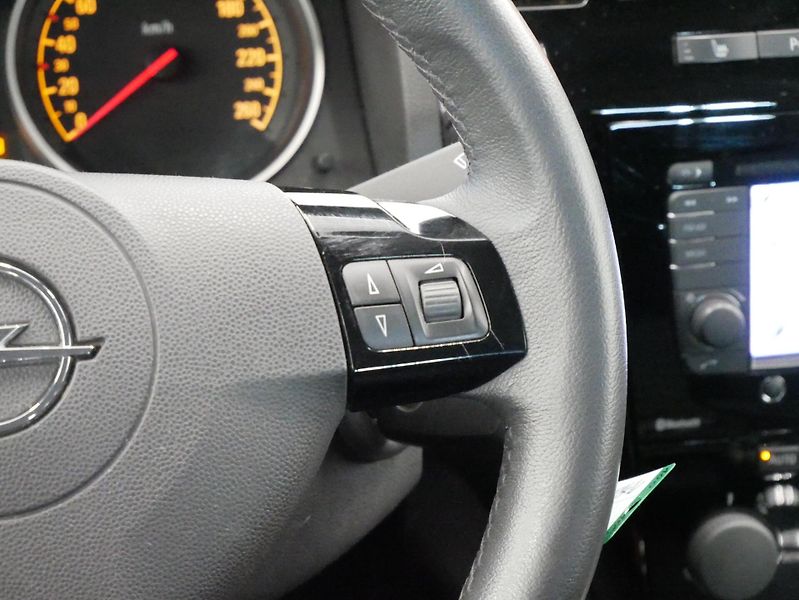 Opel Zafira - fotka 17 z 27