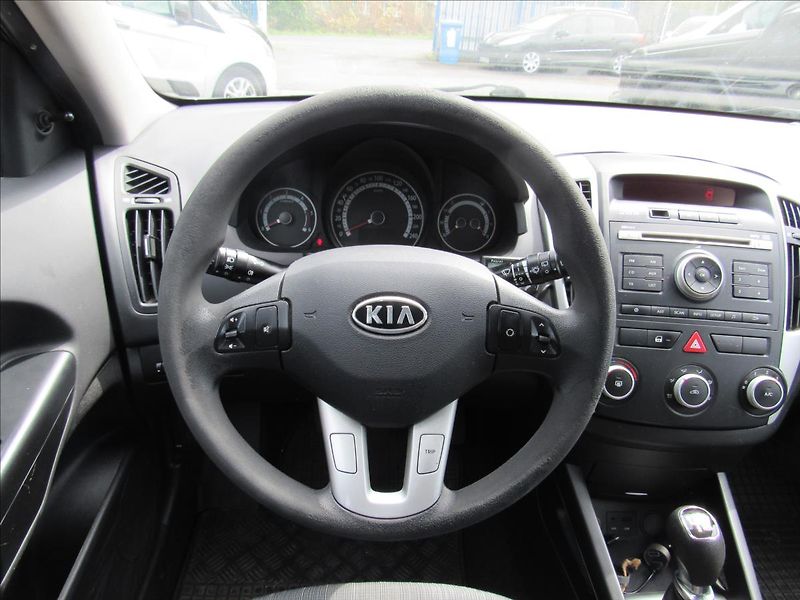 Kia Ceed 1,6 CRDi 66kW Combi - fotka 12 z 25