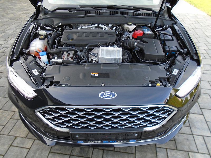 Ford Mondeo 2,0Tdci 140kW Vignale 8AT Navi - fotka 36 z 50