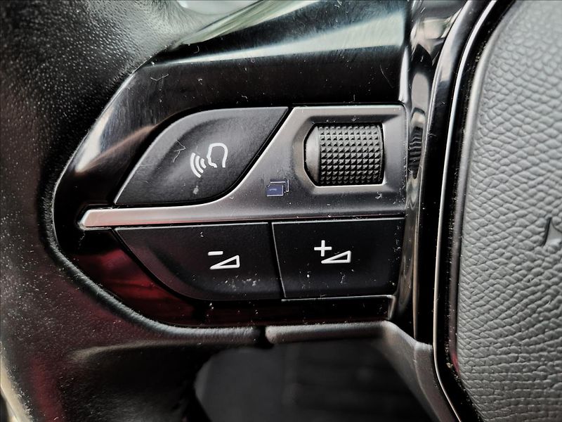 Peugeot 2008 1,5 HDI,navi,digiklima,alu, - fotka 21 z 50
