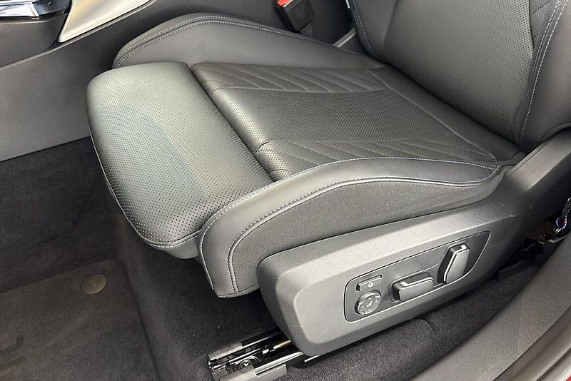 BMW X3 xDrive40d - fotka 7 z 25