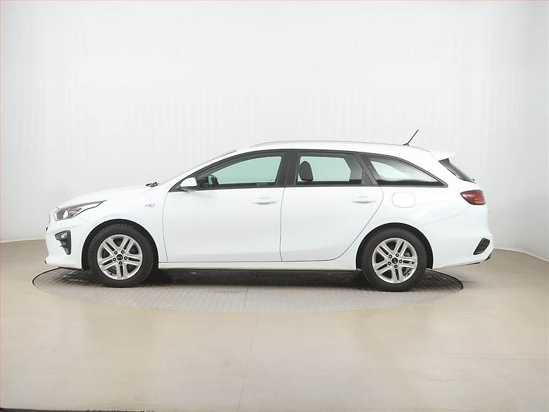 Kia Ceed (2019) 1.0 T-GDI, Serv.kniha - fotka 3 z 14