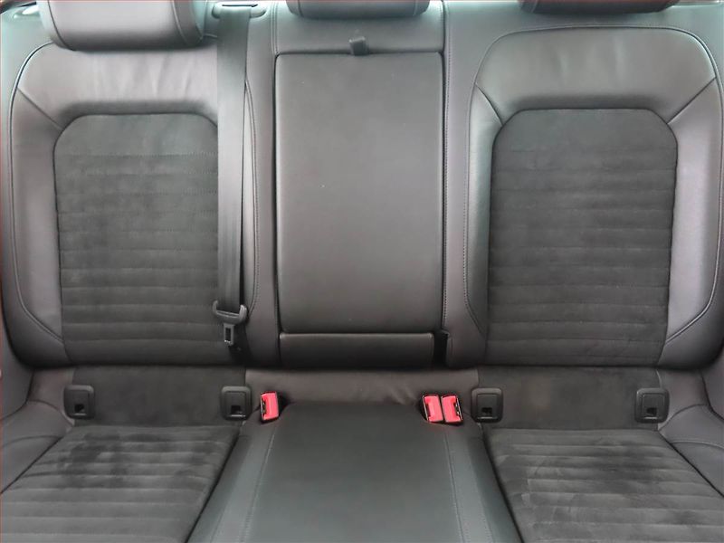 Volkswagen Passat (2015) Highline 2.0 TDI, Kůže, Navi - fotka 10 z 17