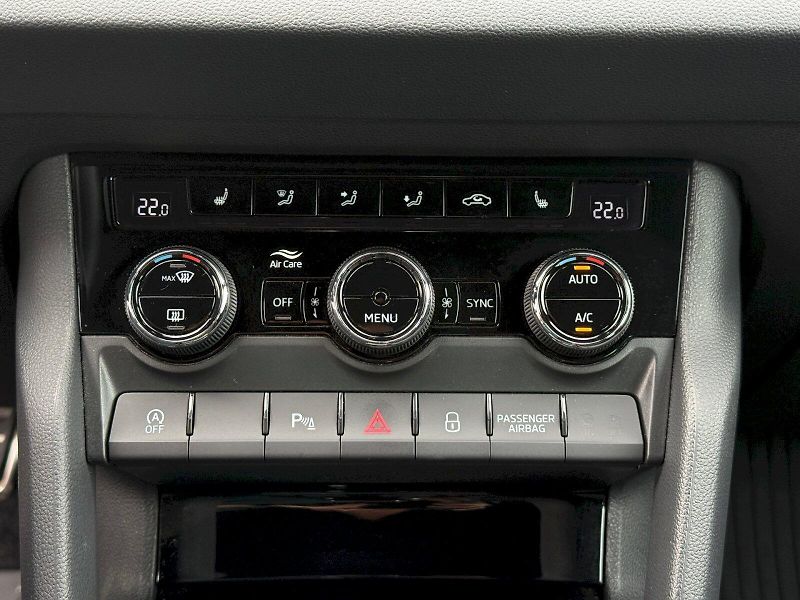 Škoda Karoq (2023) 1.5 TSI 110 kW DSG SportLine - fotka 15 z 25