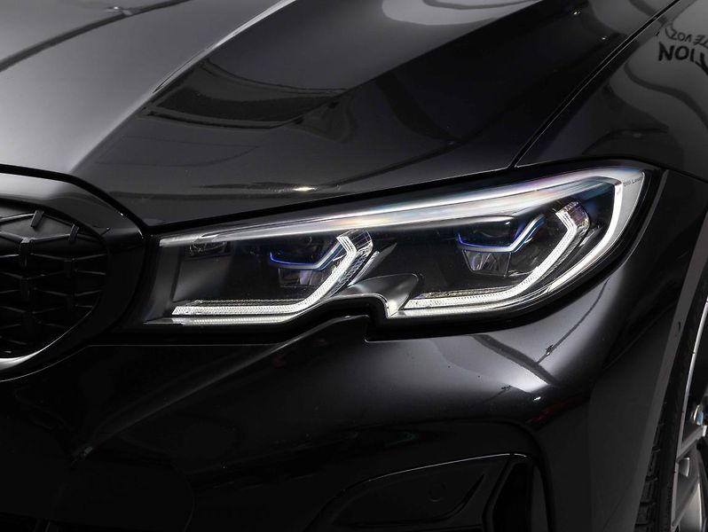 BMW Řada 3 M340d xDrive - fotka 8 z 21