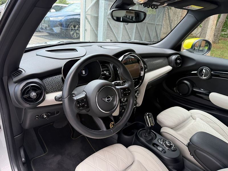 Mini Cooper SE 135 kW HUD REZERVACE - fotka 12 z 33