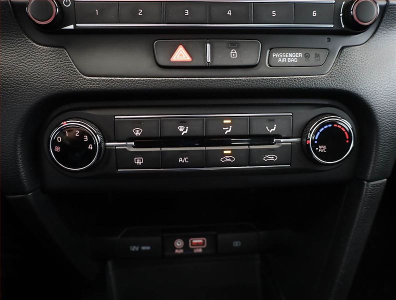 Kia Ceed (2019) 1.4 CVVT, Serv.kniha, Tempomat - fotka 11 z 18