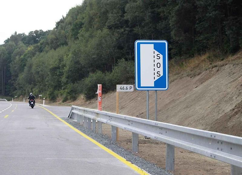 Bourání nadjezdu na D1