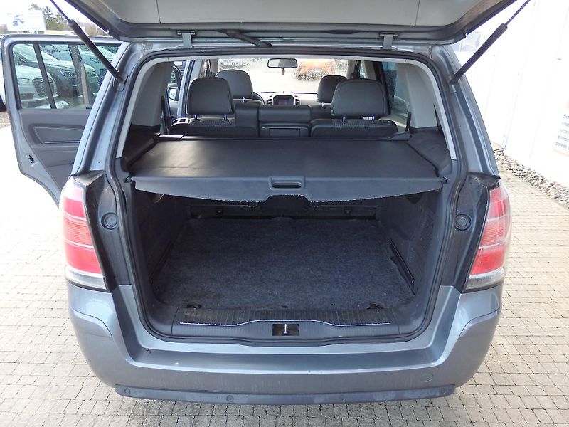 Opel Zafira 1.9 CDTI 16V 110 kW AUTOMAT - fotka 8 z 16