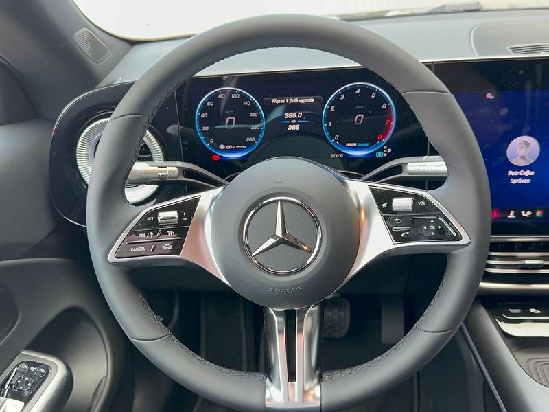 Mercedes-Benz CLA 200 Shooting Brake - fotka 17 z 34