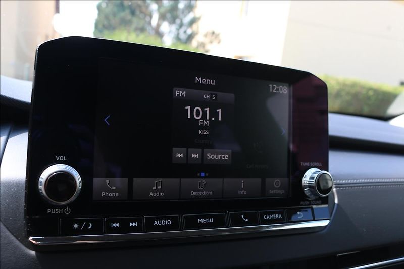 Mitsubishi Outlander 2,4 PHEV, 7míst, Invite - fotka 28 z 53