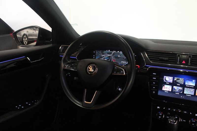 Škoda Superb (2019) 2.0TDI DSG L&K 4x4 Display - fotka 31 z 45