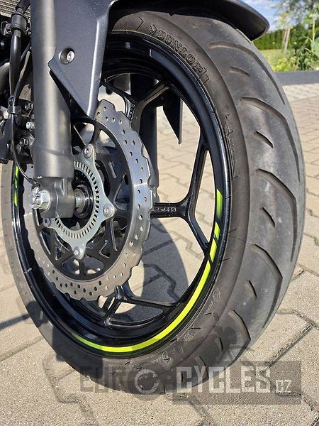 Kawasaki Z 125 (2024) - fotka 11 z 12