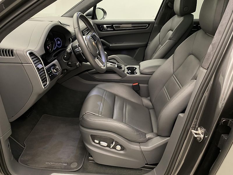 Porsche Cayenne E-HYBRID 250kW AWD AUT CZ - fotka 3 z 111