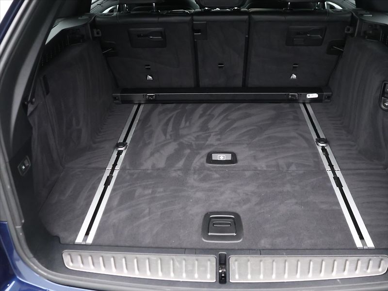 BMW Řada 5 3,0 530d xDrive 195kW M-paket - fotka 10 z 34