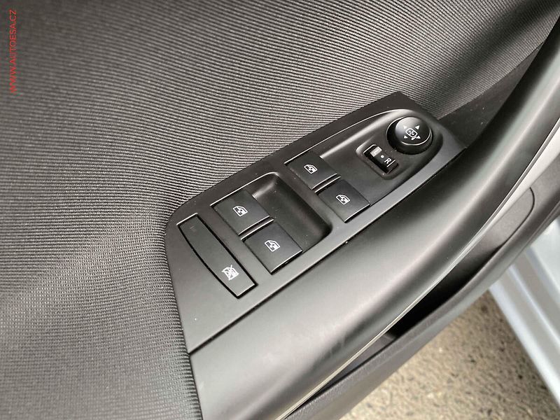 Opel Astra (2017) 1.6CDTi, ČR, AC, TZ - fotka 13 z 16