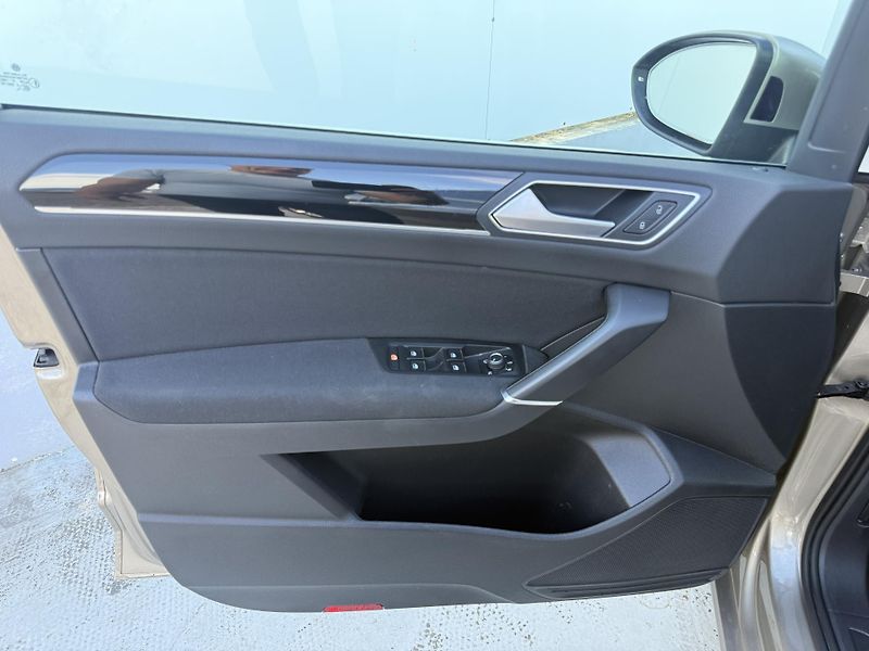 Volkswagen Touran (2017) 1.4 TSI 7 míst, ser.knížka - fotka 20 z 38