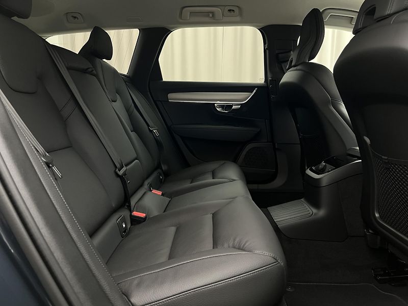 Volvo V90 T6 AWD RECHARGE CORE AUT 1.maj - fotka 21 z 47