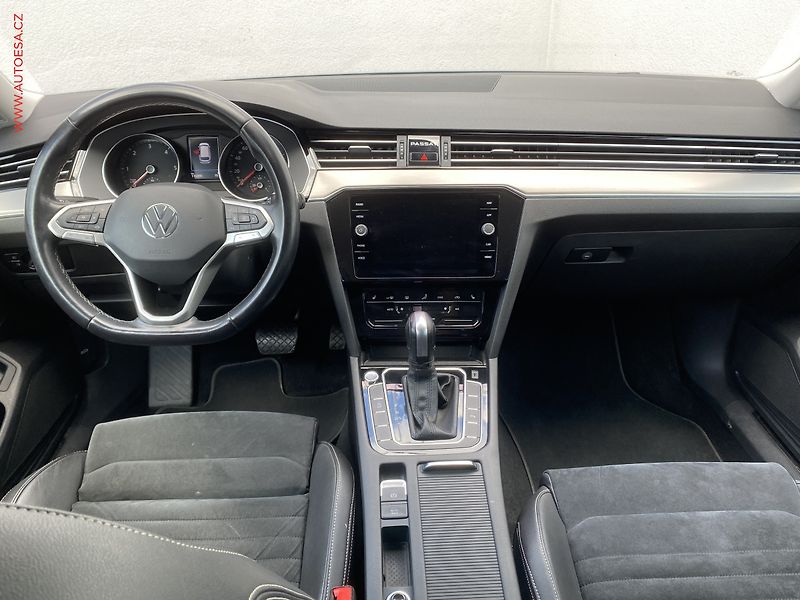 Volkswagen Passat (2020) 2.0 TDi, Elegance, DSG, LED - fotka 8 z 19