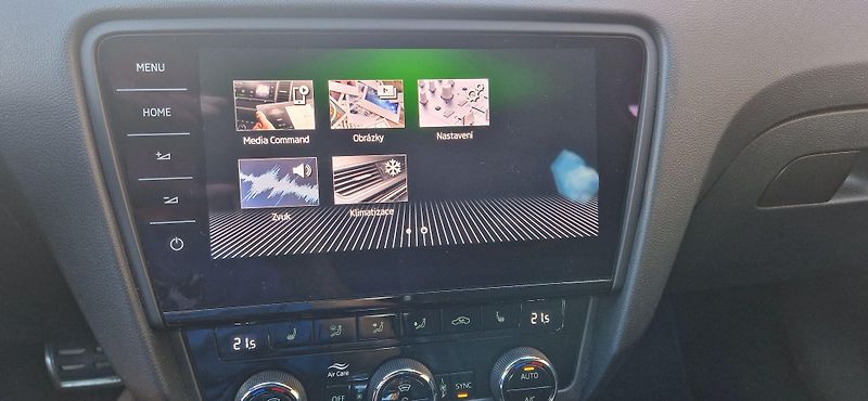Škoda Octavia (2018) 2.0 TSI DSG RS - fotka 29 z 47