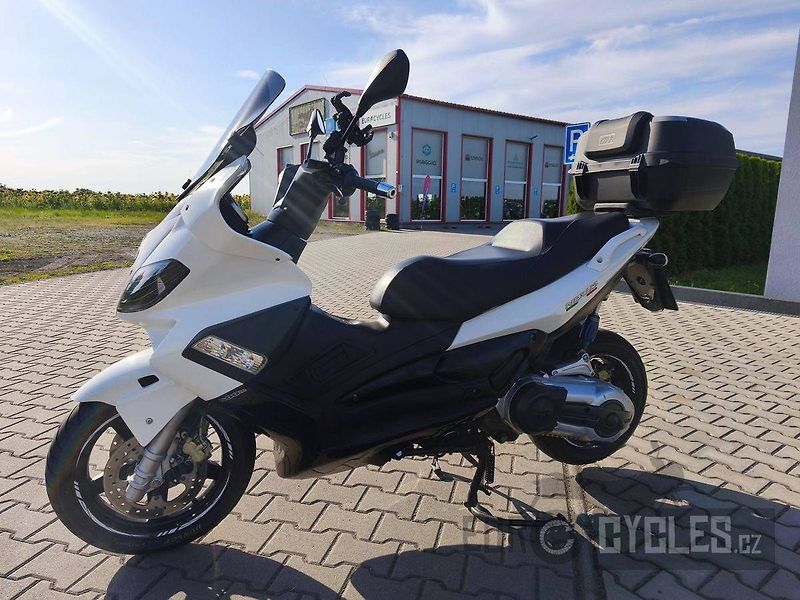 Gilera Nexus 500 (2011) - fotka 1 z 11