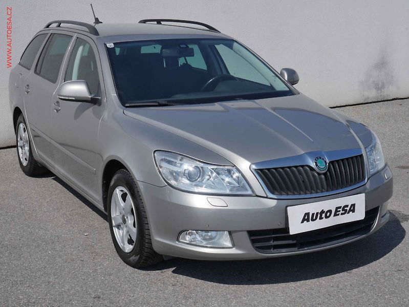 Škoda Octavia (2013) 2.0TDi, DSG, xenon, navi - fotografie inzerátu