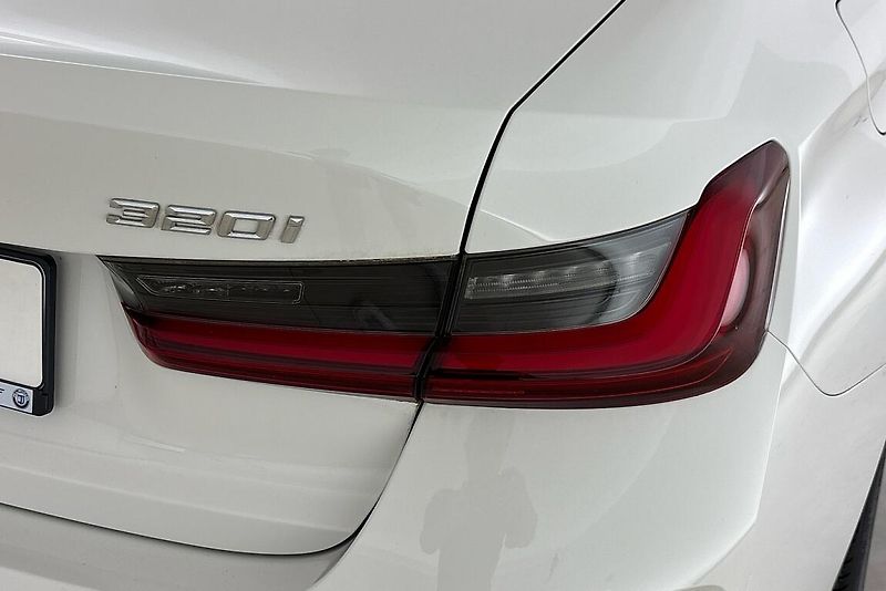 BMW Řada 3 řady 3 | 320i - fotka 5 z 24