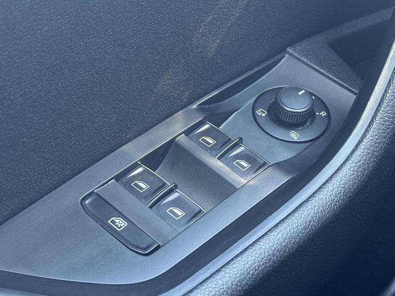 Škoda Superb (2018) III 2.0TDi MAN Style Kessy RZV - fotka 26 z 48