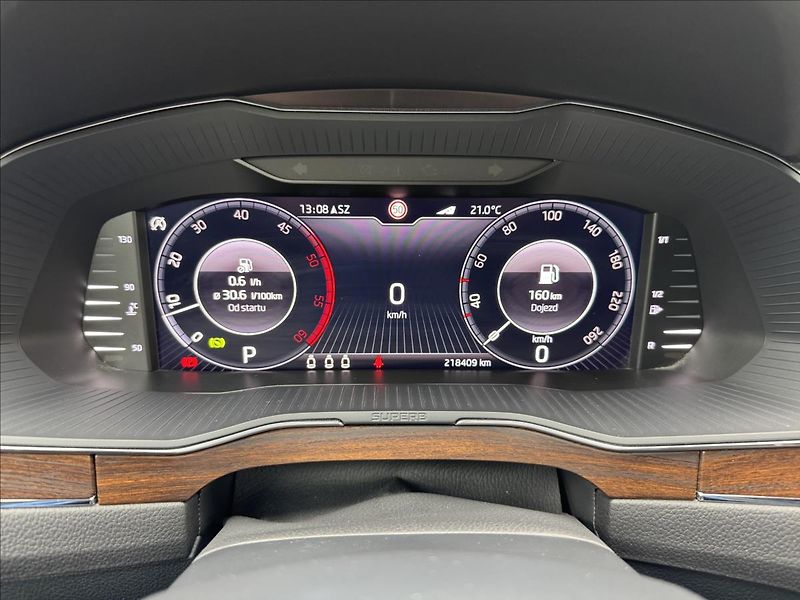 Škoda Superb 2,0 TDI 140kW Scout 4x4 DSG ČR - fotka 17 z 31