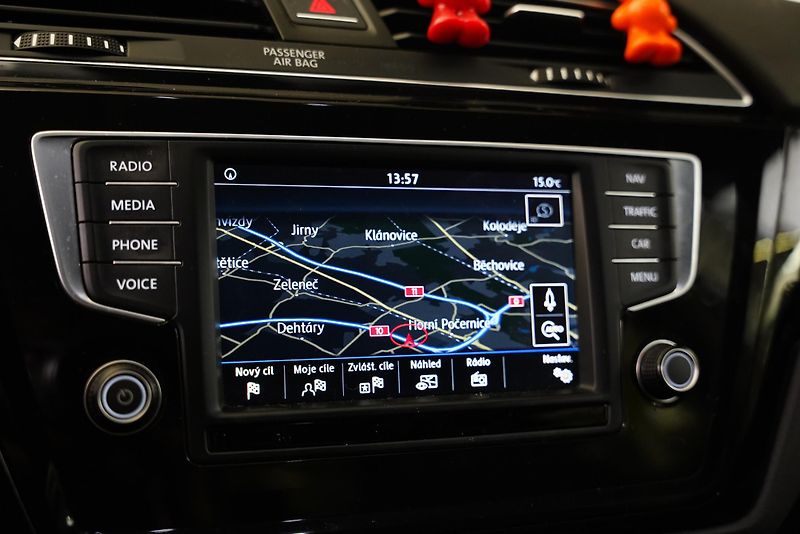 Volkswagen Touran - fotka 19 z 26