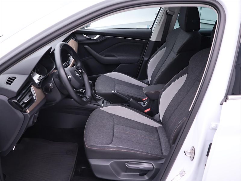 Škoda Scala 1,5 TSI 110kW Style CZ 1.Maj. - fotka 10 z 31