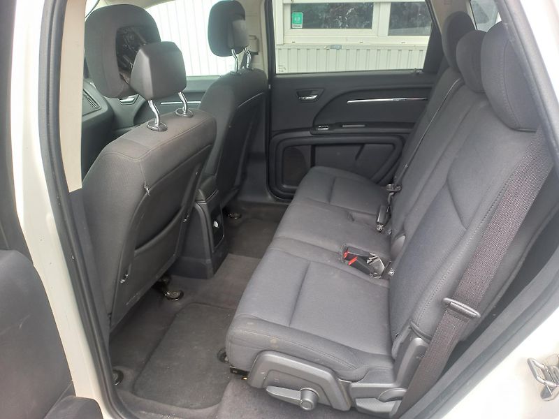 Dodge Journey (2010) 2.0CRD 103kW - fotka 11 z 18