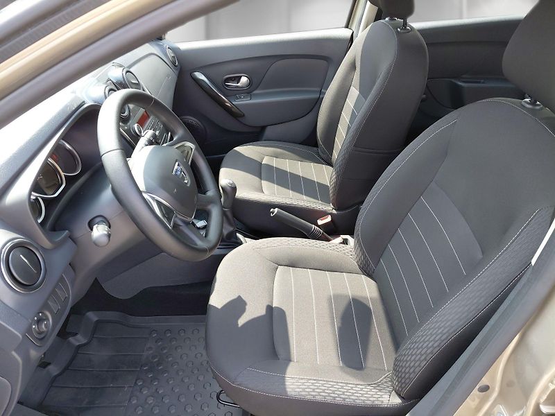 Dacia Sandero 1,0 SCe 54 kW Arctica - fotka 13 z 23