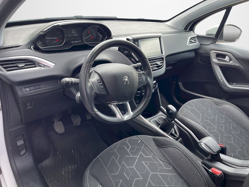 Peugeot 2008 (2018) 1.2i 60 kW PureTech Active - fotka 5 z 33