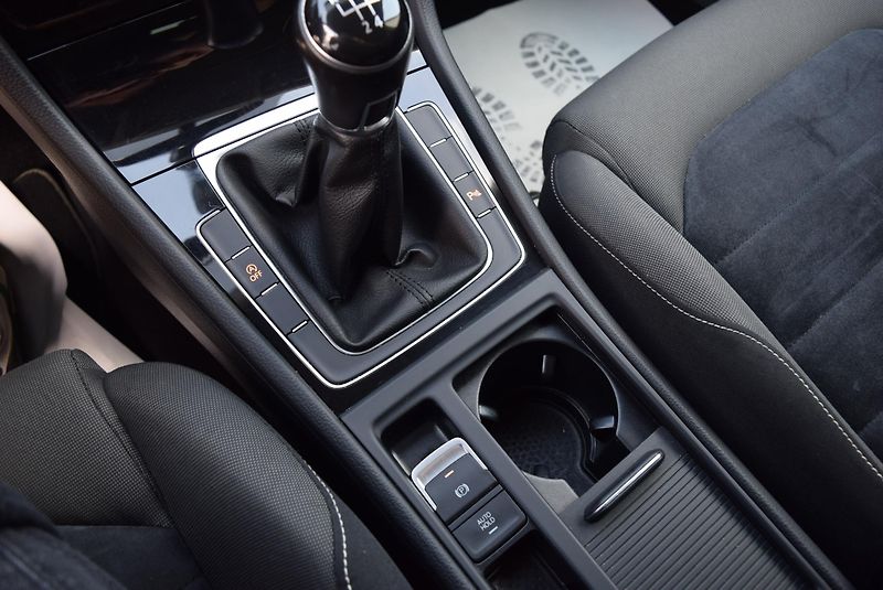 Volkswagen Golf Variant (2016) 1.4TSI 92kw CLBMT XEN NAVI APP - fotka 22 z 51